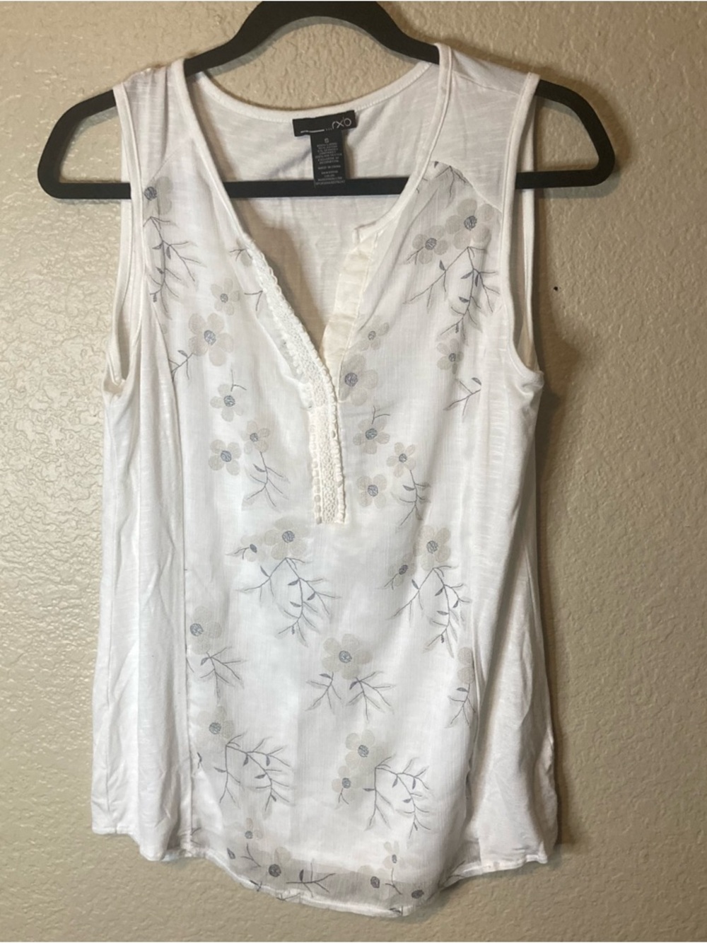 RXB White Sleeveless Floral Henley Tank Top